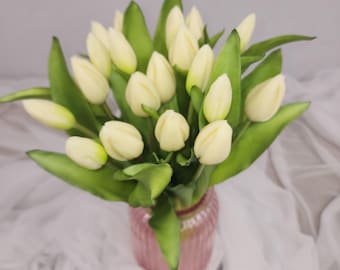 White Real Touch Tulip Bunch – Lifelike Artificial Flowers (7 Stems, 30cm) for Spring Decor, Wedding Bouquets & Home Styling