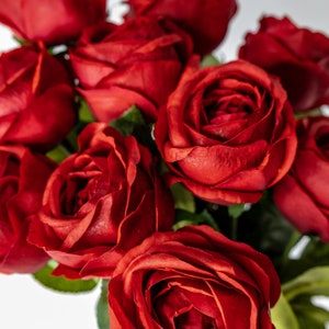 Red David Austin Real Touch Open Bud Rose - realistische kunstbloemen