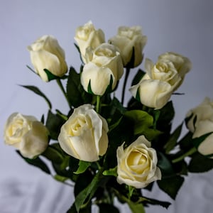 Rosa crema con bocciolo aperto, fiori artificiali realistici