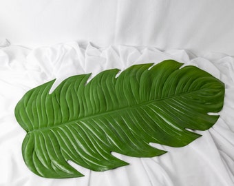 Monstera Table Runner - Realistic Artificial Flowers and Greenery