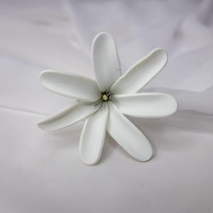 Tahitian Gardenia Flowerheads 6 Pack, White Faux Gardenia, Artificial Wedding Hair Flowers and Cake Decor