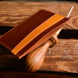 Portefeuille Minimaliste Personnalisable en Cuir – Porte-cartes Fin et Coloré pour Homme et Femme – Fait Main en France