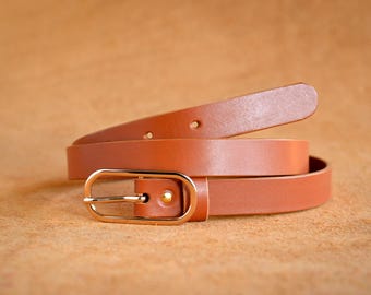 Customizable leather belt for women, 2 cm wide. Accessory for jeans, dresses, tunics.