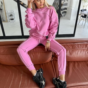Pink Tracksuit Women – 2 Piece Sweatpants Suit | Cropped Zip Sweatshirt Set | Sporty Chic Y2K Outfit | Travel & Lounge Set for Her