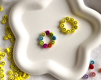 Perlenring Smiley, Bunte Smiley Perlen, Elastischer Ring, Freundschaftsring, Glücksbringer, Geschenk, Happy Face, Stretchring, Statementring