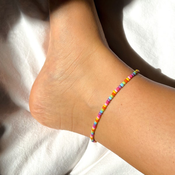 Bunte Perlenfußkette Regenbogen , Bunte Fußkette, Perlenfußband, Stretch Fußkettchen, Sommer Fußkette, Geschenkidee, Handgemachtes Fußband