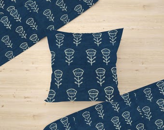Capa de almofada em algodão com estampa manual em bloco de índigo, estilo boho artesanal, decoração rústica para casa.
