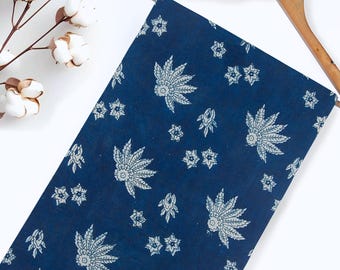 Katoenen stof met indigoblokprint: natuurlijke, handgeverfde zachte kleding