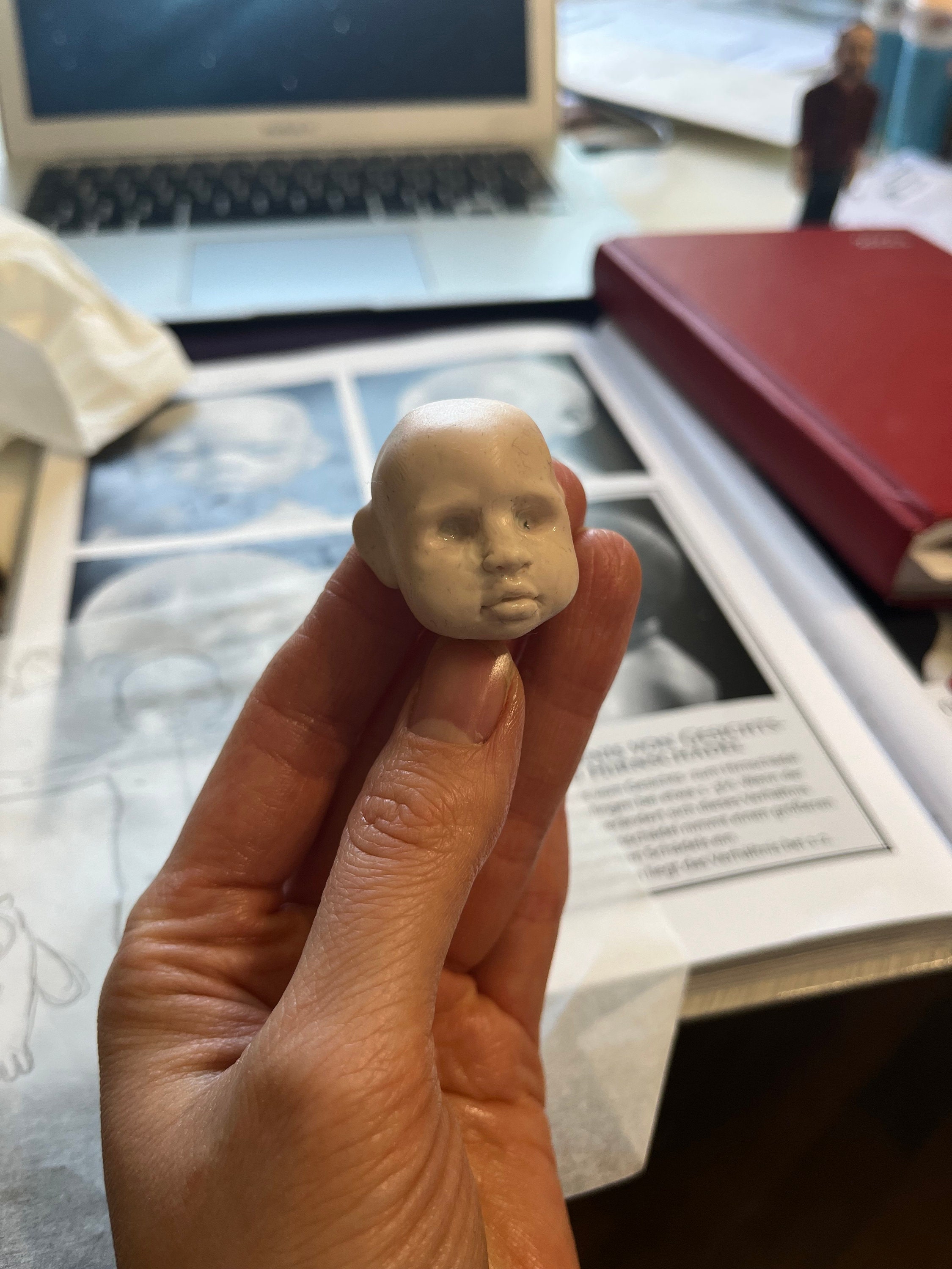 Tutorial for Sculpting a Child From Polymer Clay in 16 Scale Englisch