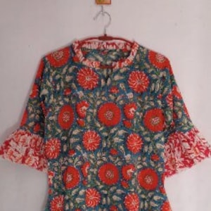 Robe rouge à imprimé floral pour femme, robe en coton faite main, robe patineuse circulaire, mesures personnalisées également disponibles