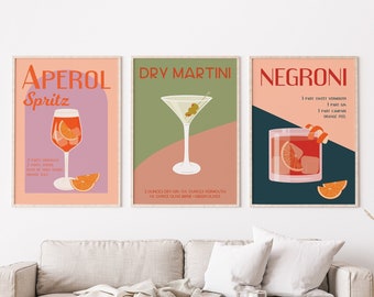 Könnte beinhalten: Drei druckbare Cocktail-Rezeptposter mit Illustrationen von Aperol Spritz, Dry Martini und Negroni. Jedes Poster zeigt eine farbenfrohe Illustration des Cocktails und die Zutaten, die man benötigt, um ihn zuzubereiten.