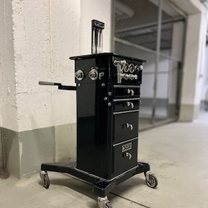 ロムルス バー テーブル、バー キャビネット、古い麻酔機。希少性！