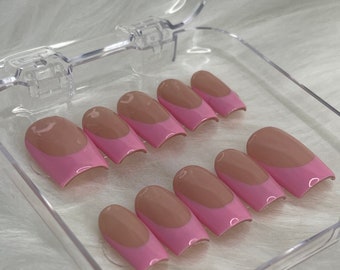 Prensa de punta francesa en las uñas