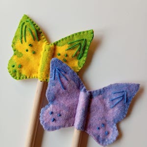 Waldorf-toverstaf voor kinderen sprookjesachtige houten stok gepersonaliseerd met naamstokje voor bloemenmeisje prinses feestbedankje satijnen linten grillig afbeelding 12