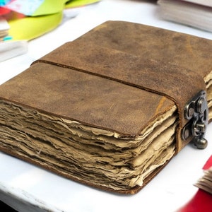 Diario in pelle vintage - Libro delle ombre con incantesimi vuoti, diario Grimorio, taccuino di viaggio, carta antica con bordo frastagliato, 4 colori a scelta
