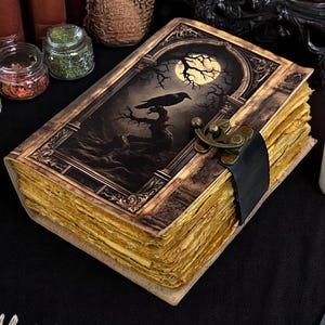 Diario in pelle Raven Grimoire – Libro delle ombre della stregoneria con lucchetto / Libro degli incantesimi gotico Wiccan in carta da 200 e 400 pagine, regali di Halloween