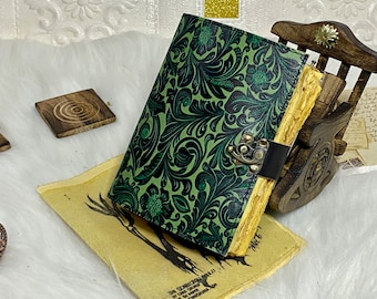 Diario de cuero hecho a mano: Libro de las Sombras personalizado, diseño de flores de jardín