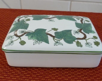 Wedgwood Etruria & Barlaston Napoleon Ivy As Used By Napoleon At St Helena 1815 Trinket Jewellery Box