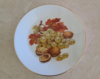 Porseleinen mini-bordje met druif en walnoot uit Fürstenberg Duitsland