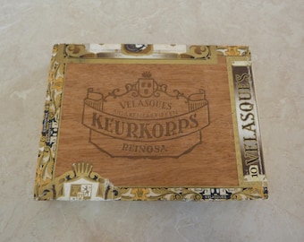 Vintage Velasques Sigarenfabrieken Keurkorps Reinosa Wood Cigar Box (Empty)