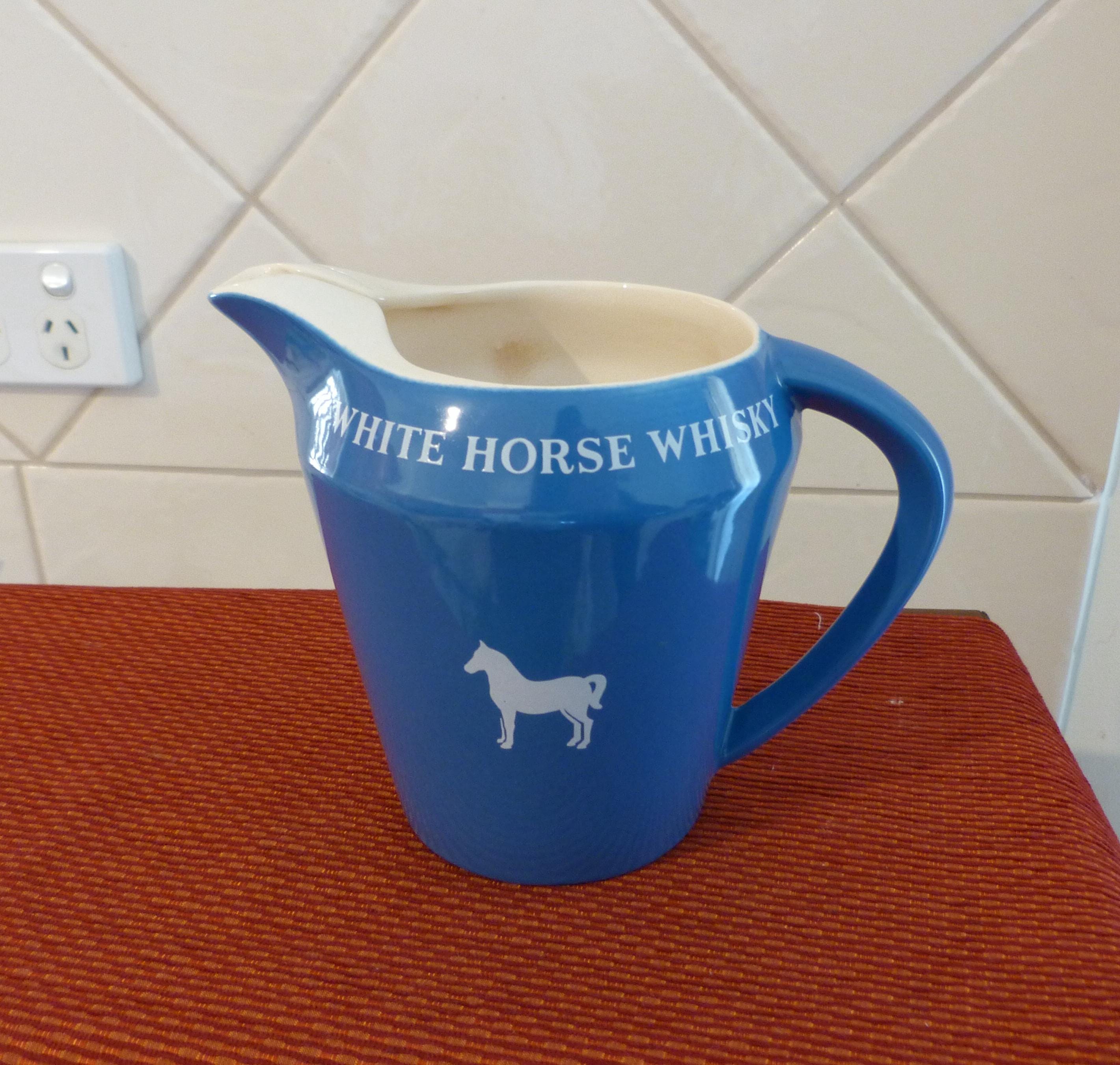 大人気定番商品 Vintage White Horse Whisky Blue Jug - Wade Regicor Pottery コレクション