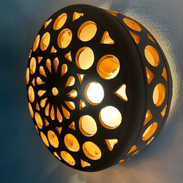 Luminaire en terre cuite