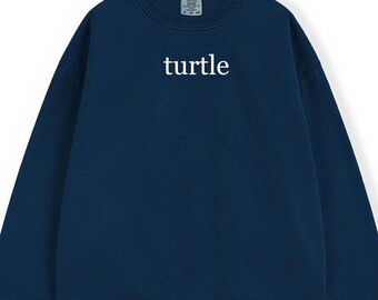 Comfort Colors Minimalist Sea Turtle Sweatshirt, Summer Shirt, Turtle Lover Gift, Ocean Animal Shirt, Summer Gift, Beach Shirt, T235