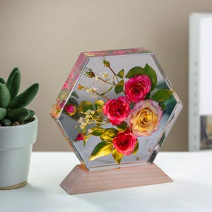 Hexagon Rose Resin Lamp: Personalized Floral Night Light