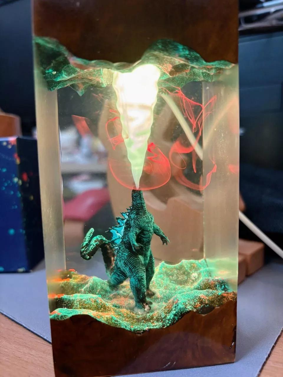 ゴジラ ジオラマ レジンランプ：怪獣 ファイアブレス LED テーブル