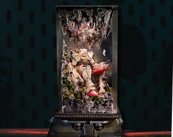 Mecha Warrior LED Lamp: Handmade Epoxy Resin Diorama