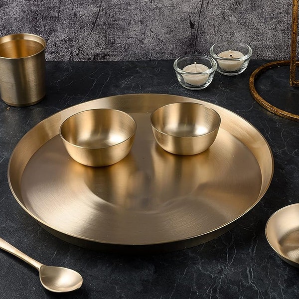 Service de table en bronze pur | Service de table 6 pièces en bronze fini mat - 1 thali 12 pouces, 2 bols, 1 plat sucré, 1 verre (gobelet), 1 cuillère.