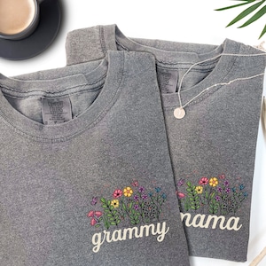 Comfort Colors® Custom Mama Pocket Shirt, Personalized Grandma T-shirt, Floral Mom Outfit, Cute Grammy Tee, Birthday Gifts, Mothers Day Gift