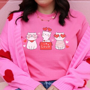 Cute Valentine Kitty Cats Comfort Colors Graphic Tee, Hearts Valentine&#39;s Day T-shirt, Gift for Her, Valentine&#39;s Gift, Shirt for Cat Lover