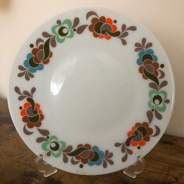 Vintage pyrex carnaby pattern dinner plate ten inch diameter retro mid century kitchenalia.