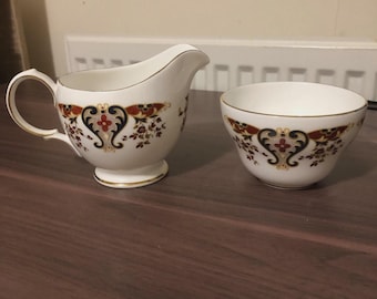Jarra de leche y azucarero antiguos de porcelana fina Colclough Royale Royal Red Hearts.