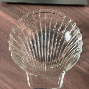 Piatto in vetro Pyrex 482 vintage a forma di conchiglia di capesante - Vetro pressato trasparente retrò