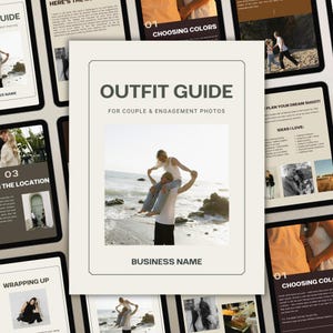 Op de afbeelding: Een beige "Outfit Guide" boekje voor koppel- en verlovingsfoto's. De cover toont een foto van een stel op een strand. Rondom het boekje staan digitale tablets met foto-ideeën en tekst. De tekst op de cover luidt "Outfit Guide" en "Business Name".