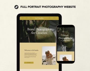 Könnte beinhalten: Ein Website-Mockup für ein Fotostudio namens Sol Studio. Die Website zeigt ein Foto einer Kokosnuss und den Text "Brand Photography for Creatives". Die Website enthält auch einen Abschnitt mit einem Foto eines Paares und dem Text "Welcome to Sol Studio".