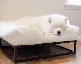 Luxury Elevated Dog Bed with Washable Faux Fur Cover – Raised Pet Bed, Calming Dog Bed, Modern Pet Furniture
