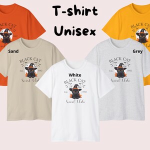 Schattige zwarte kat met een heksenhoed, perfect in Halloween-stijl, gedrukt op een comfortabel sweatshirt en t-shirt.