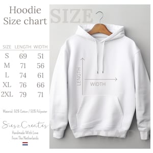 Zacht en comfortabel geborduurd ‘booklover’ sweatshirt, perfect voor iedereen die trots is op zijn of haar liefde voor boeken. Verkrijgbaar in meerdere maten en kleuren, met de optie om zelf de kleur van de borduurdraad te kiezen. Een tijdloos en stijlvol kledingstuk voor dagelijks gebruik en een ideaal cadeau voor echte boekenliefhebbers. 📚✨