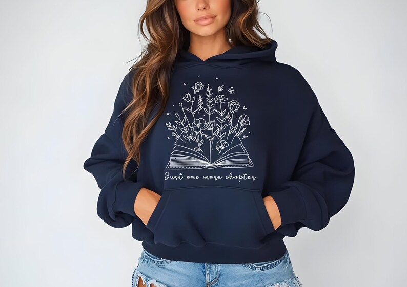 Boekenliefhebber sweatshirt met de tekst Just One More Chapter | Zacht en comfortabel | Perfect cadeau voor lezers | Beschikbaar in verschillende kleuren en maten