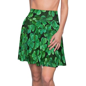 Shamrocks Clovers St. Patrick&#39;s Day Women&#39;s Skater Skirt (AOP)