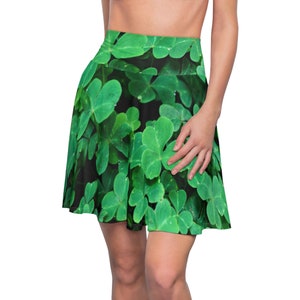 Shamrocks Clovers St. Patrick&#39;s Day Women&#39;s Skater Skirt (AOP)