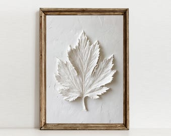 Witte getextureerde esdoornbladkunst, herfstnatuurprint, neutraal organisch decor, download in Japandi-stijl