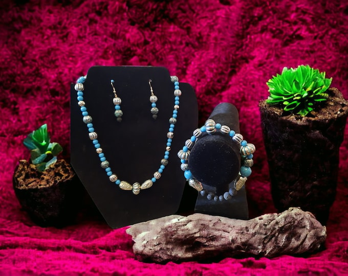 Featured listing image: Blue/Silver Essential Oil Bracket/Necklace w/Choker Set