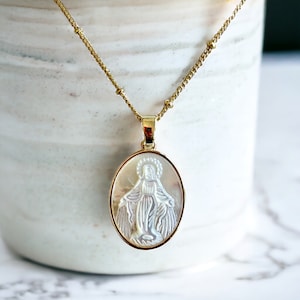 Mother of Pearl Virgin Mary Pendant Necklace, Blessed Mother Necklace, Mother Virgin Mary Dainty Gold Necklace Christian, Catholic Jewelry