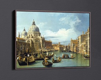 Puede incluir: Una pintura que representa una escena de canal en Venecia, Italia. La pintura presenta un gran edificio de iglesia blanco con una cúpula en el lado izquierdo de la imagen. Hay varias góndolas en el agua, con personas remando en ellas. El cielo es azul con nubes blancas.