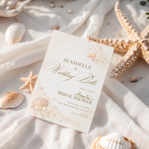 Convite para Chá de Panela com Tema de Conchas e Sinos de Casamento, Convite com Tema de Pérolas na Praia, Modelo Editável, Download para Impressão