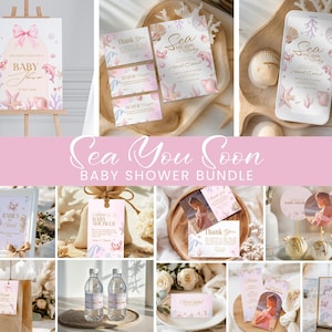 Puede incluir: Un conjunto de papelería y decoraciones para baby shower con un diseño temático marino. Los artículos incluyen invitaciones, tarjetas de agradecimiento, un letrero de bienvenida y etiquetas para botellas de agua. La paleta de colores es rosa suave, dorado y blanco, con ilustraciones de criaturas marinas.